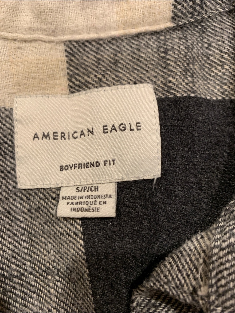American Eagle Black & Cream Buffalo Plaid Button-Front Shirt - Picture 2 of 2